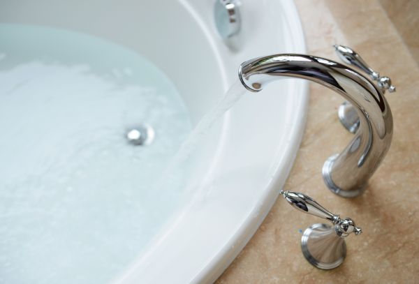 Cost of Tub Faucet Replacement in Fresno